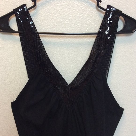 🎯Sequence Strap Shirt (Adult)(Like New)🎯 - Picture 2 of 5